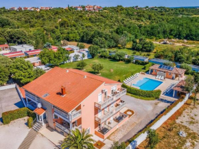 Lovely Apartment in Banjole near Beach and Town Centre